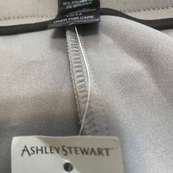 Ashley Stewart Gray Scuba joggers, size 10/12 - Picture 3 of 3